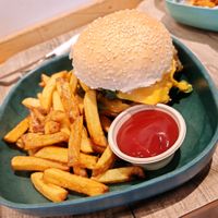 cheese burger at L'Ethiquete in Nantes