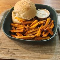 Burger du moment at L'Ethiquete in Nantes