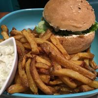 Burger and fries at L'Ethiquete in Nantes