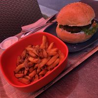 Lentil burger at L'Ethiquete in Nantes