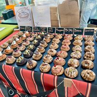 Op Vegan A'Fairs Brugge, een heerlijk assortiment Chewies! at Que Chew in Destelbergen