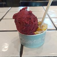 Yogurt con more e crumble, yogurt con mango e cioccolato at Gelateria La Romana - Santa Teresa in Turin