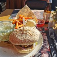 Avocado burger + Liefmans Fruitesse at Jilles in Oostende