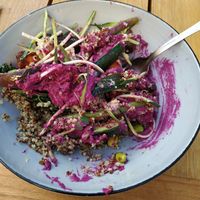 Ensalada templada con quinoa, verduras asadas y humus at RE Organic in Mallorca
