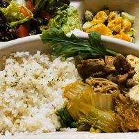 Vegan sukiyaki bento🍱🌱✨ ヴィーガンすき焼き弁当🍱🌱✨ at Queen's Healthy Diner in Nagoya