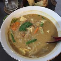 Vegan noodle curry soup at Omiiku Mie 24 Jam in Ubud