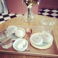 Regular mochi and iced mochi  at La Maison du Mochi - Cherche Midi in Paris