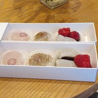 Mochi rose, matcha sésame et chocolat blanc framboise at La Maison du Mochi - Cherche Midi in Paris