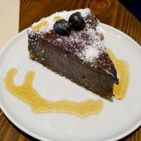 Blueberry cheesecake at Wholywood in Paris