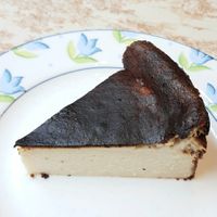 Plain Basque Cheesecake at April and May 45 꽃피는 4월 밀익는 5월 in Busan
