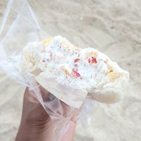 Peach Cream Bun - inside at April and May 45 꽃피는 4월 밀익는 5월 in Busan