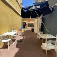The outdoor seating area   at Cielo Gelato & Pizza in Willemstad