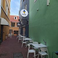 Outside seating area at Cielo Gelato & Pizza in Willemstad