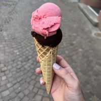 Dunkle Schokolade und Himbeere 🍦  at Eiscafé Dolomiti in Bad Sackingen