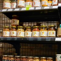 unverpackt in pfandgläsern at SuperBioMarkt in Dusseldorf