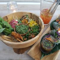 Rice paper rolls, vegan bowl, strawberry passion fruit lemonade at Ceylon Sliders in Weligama