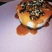 Cheesecake caramelo salgado at O Gambuzino in Lisbon