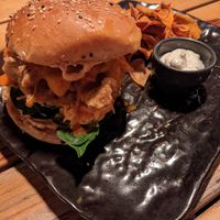 Burger de pleurotes au kimchi at O Gambuzino in Lisbon