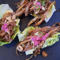 Tacos de seta ostra at O Gambuzino in Lisbon