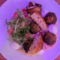Falafel & hummus at O Gambuzino in Lisbon
