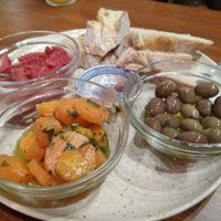 Delicious starters at O Gambuzino in Lisbon