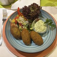 Hausgemachte Falafel mit Bärlauch-Aioli  at Schröders at Kurhaus am Inselsee in Guestrow