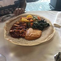 Mixed plate with vegetables, chickpeas cream and steamed tofu at Africa Due in Parma