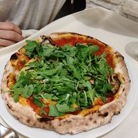 Vegetarische Pizza mit Kamut Boden und veganem Käse at Pizzeria del Ponte in Recco