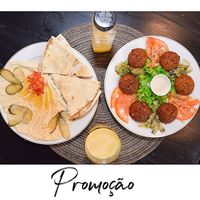 Humus e Faláfel at Laziz Food Truck in Fortaleza