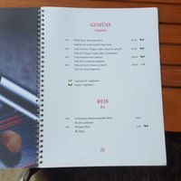 Vegan entrees (dark green) at Puce in Aarberg