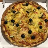 Super solid with lots of veggies  at Deluxe in Stuttgart