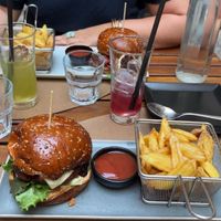 Les burger végétarien son vraiment très bon  at Fig in Split