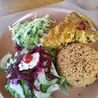 Quiche de tofu, arroz integral de tomate e salada at Naturena in Barcelos