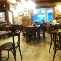 Bar at GALiPiZZA in Ribadeo