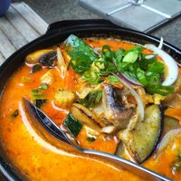 Veganes rotes Curry mit Reis at BANÔI in Freiburg