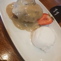 Sticky date pudding at Old Boundary Hotel in Bendigo