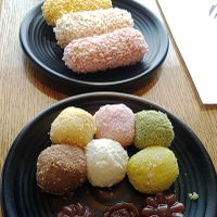Selection of desserts from buffet: Fruit, yugwa 유과 (vegan?), bean jelly (vegan), rice cakes (not vegan) at HanCook - 한쿡 in Seoul