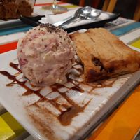 Dessert / Apfelstrudel with mango+strawberry ice-cream at Sanissimo - Gran Via in Madrid