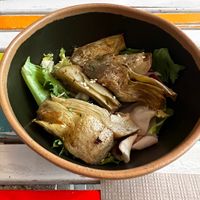 Artischokes, marinated and warm  at Sanissimo - Gran Via in Madrid