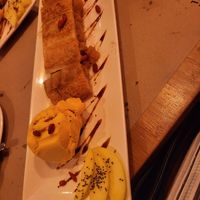 Apfelstrudel with icecream at Sanissimo - Gran Via in Madrid