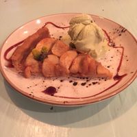 Apple pie, matcha icecream and The Exploding plant at MIMO in Malaga