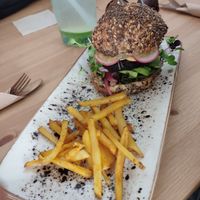 Gluten free vegan burger at MIMO in Malaga
