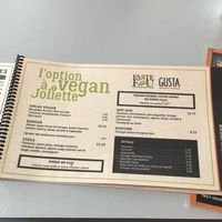 Menu avec plusieurs options végétales  at Faste Fou in Joliette