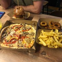 Vegan burger, pizza, chips and onion rings  at Mandrill Nano Brewing in Split