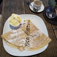 Vegan pistacio + vegan vanilla ice cream at Crêperiet in Lund