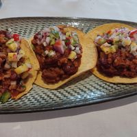 Tacos de chili vegano at Curcuma in Vigo