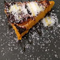 Tarta de zanahoria vegana at Curcuma in Vigo