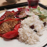 Pimentos recheados com arroz at A Praça in Sintra