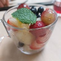 Salada de fruta at A Praça in Sintra