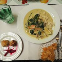 Really tasty vegetable curry. The place is really nice and right in the centre of Sintra's old town. The concept, which seeks to promote local agriculture and seasonal products, ma at A Praça in Sintra